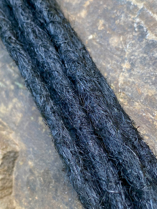 10 dreadlocks en cheveux humains européens – Noir naturel #1A