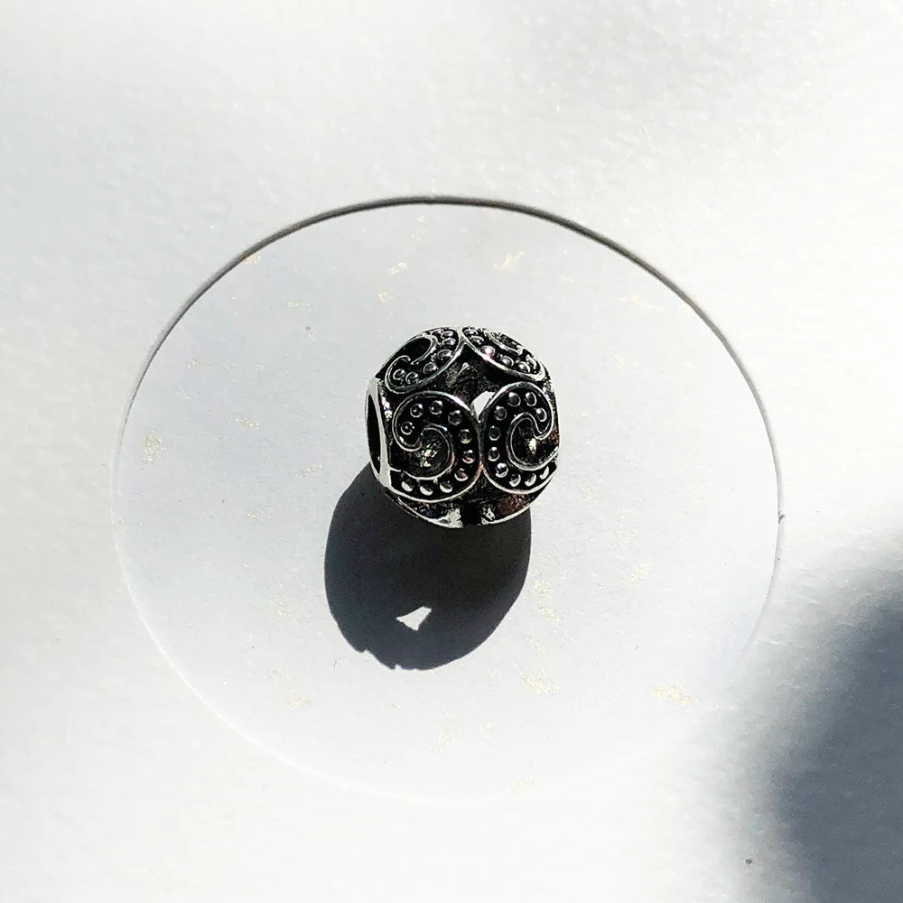 Powerful Wave Black Bead