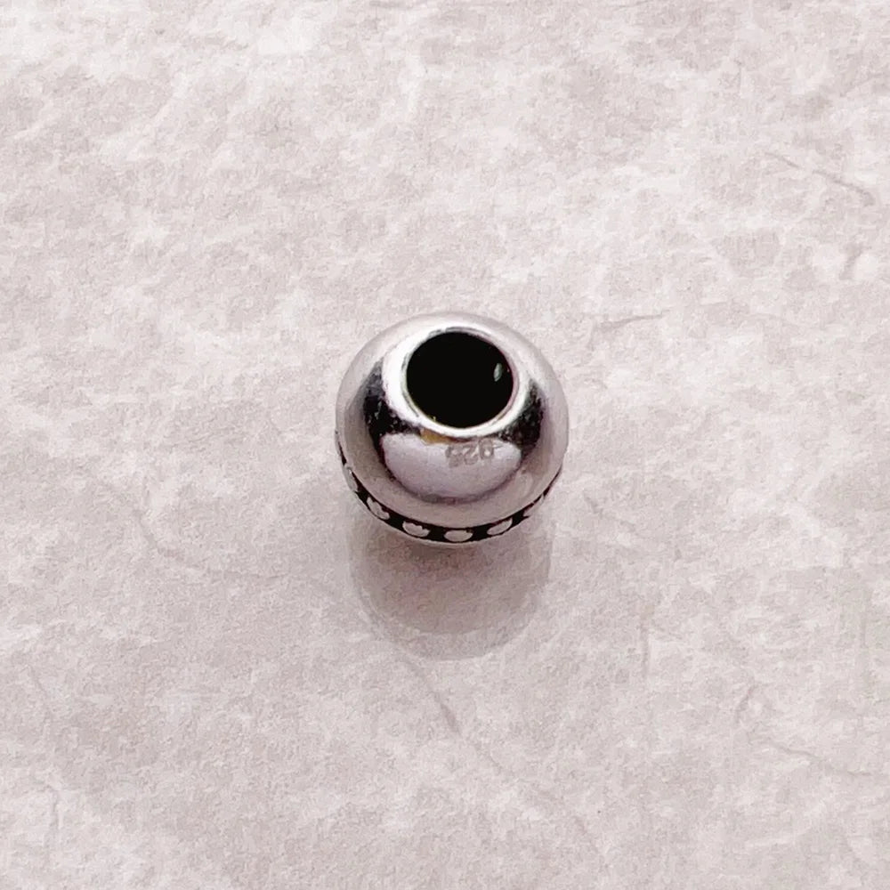 Rebel Dots Fine Bead