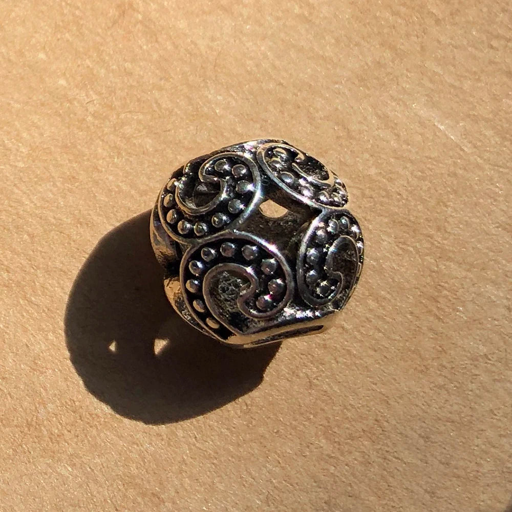 Powerful Wave Black Bead